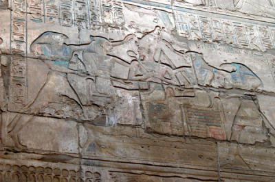 g3/93/329493/3/55943672.LuxorJan061166.jpg