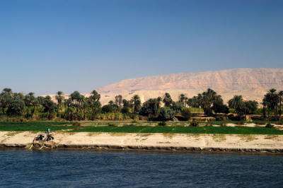 East bank between Luxor and Isna