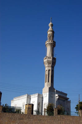 Mosque along the riverfront, Isna