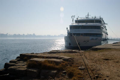 g3/93/329493/3/55979260.NileFeb06029.jpg