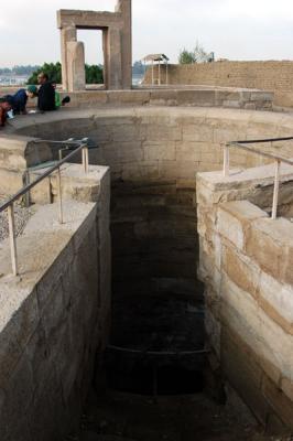 g3/93/329493/3/56182974.NileFeb06781.jpg