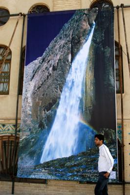 g3/93/329493/3/58013290.IranMar06934.jpg