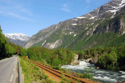 E136, Railroad and Rauma River passing through Romsdal heading south from Åndalsnes