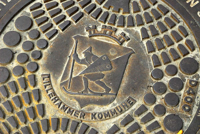 Lillehammer manhole cover with coat-of-arms