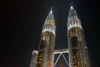Petronas Towers held the worlds tallest building record 1998-2004