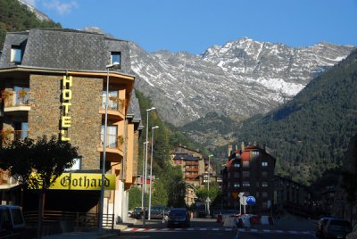 Main street of Arinsal with Pic de Medacorba (2913m) in the background