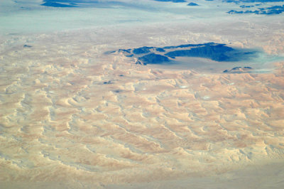Sandy desert around Tiouririne, Algeria (25 23 44N/006 58 23E)