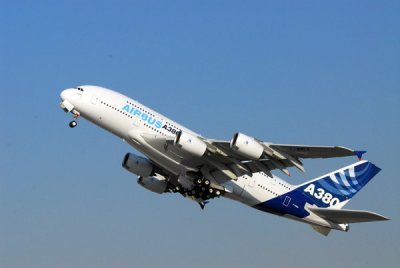 Airbus A380, gear retraction, Dubai Airshow 2007