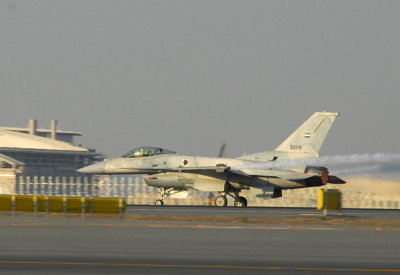 UAE Air Force F-16 take-off on 30L at Dubai