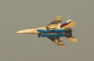 MiG-29 approach, Dubai Air Show 2007