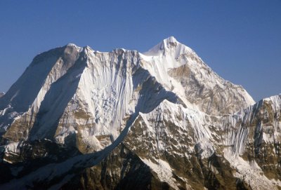 Melungtse (7181m/23,560ft)