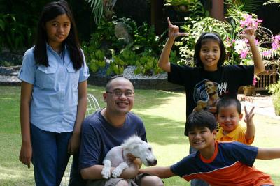 Just another Sunday in Alabang - 26 Mar 06