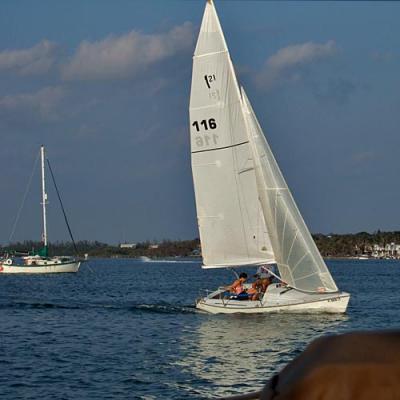g3/93/44993/3/57509215.0010sailboat.jpg