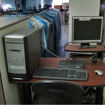 g3/93/44993/3/57847934.0004laundry_computer.jpg