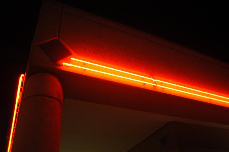 Neon, hand-held at 1/25 sec.