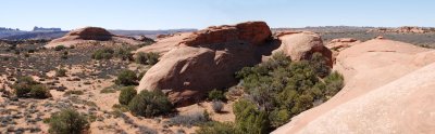 Pano from blob #2: I'm aiming for the shadowy formation at left on my way to the precipice