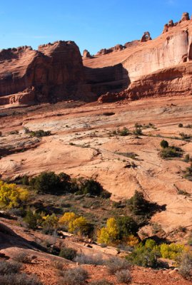 Delicate Arch standing above the amphitheater