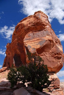 Boulder-like end of a butte