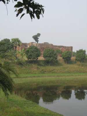 remains of the Darasbari Mosque