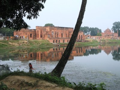 Shah Neyamotullah complex