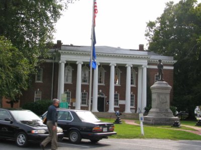 Surry County Courthouse VA.jpg