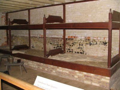 Mount Vernon slave quarters.jpg