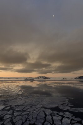 Antarctica 0070 Sunset (11-5-08).jpg
