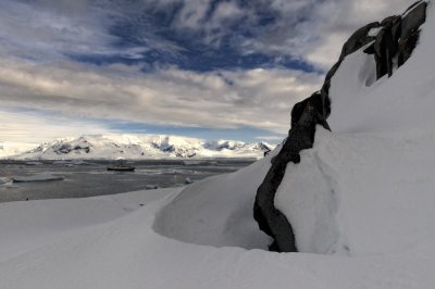 Antarctica 0191 Useful Islands.jpg