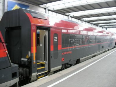 Railjet cars are derived from the modular design