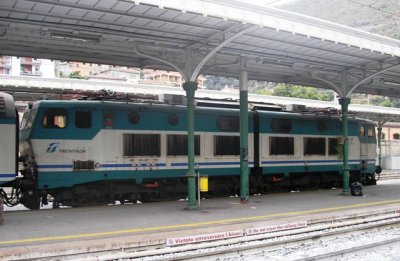 E656 597 Caimano - note the iron platform roof and flowerpots