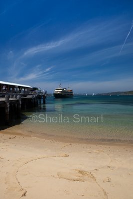 Manly ferry approaching wharf