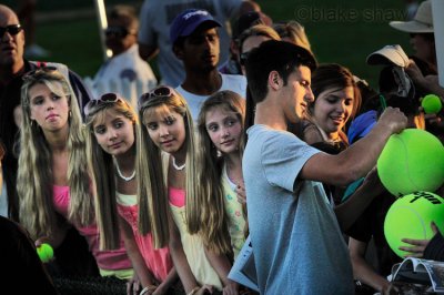 Djokovic and Fans