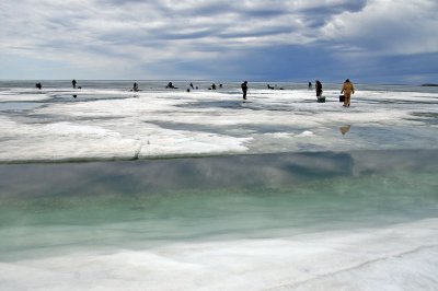 Cedar Lake Ice Fishermen 4515.jpg
