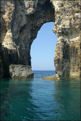 Sphaktiria rock arch