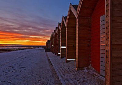 Beach-huts-dawn-single-exp.jpg