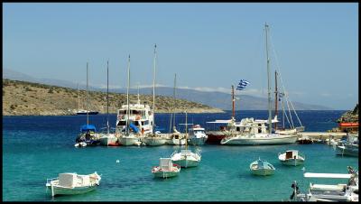 Iraklia harbour.jpg