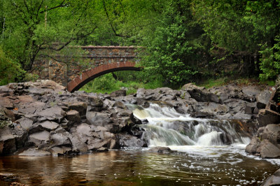 13.1 - Duluth: Amity Creek With Bridge In Spring