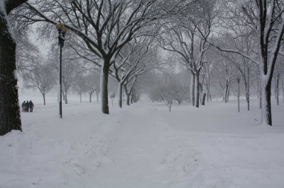 Walking to the WWII Memorial (2/7)