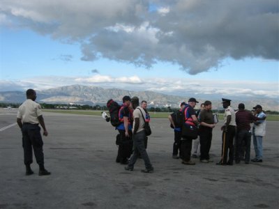 at the airport 037.jpg