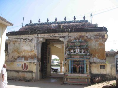 dhevadhirajan temple entrance