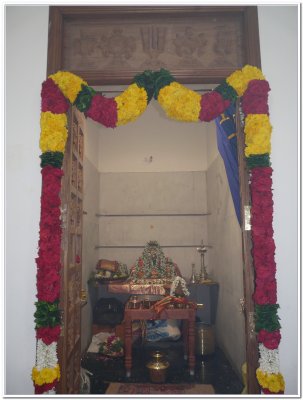 10-ThiruvArAdhana perumAls.JPG