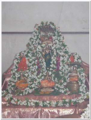11-ThiruvArAdhana perumAls.JPG