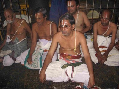 Sri Parthasarathy (Spectacles) & Balaji svami (just behind).jpg