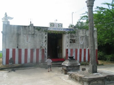 Temple with Deepa pilllar and bali peetam.JPG