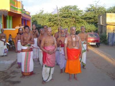 028-Day03-Purappaadu-Garuda Sevai-Goshti headed by Ethiraja Ramanuja Jeeyar Swami.jpg