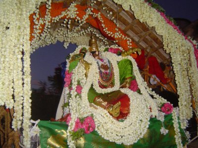 034-Day04-Thiruvengadathappan in Pallakku.jpg