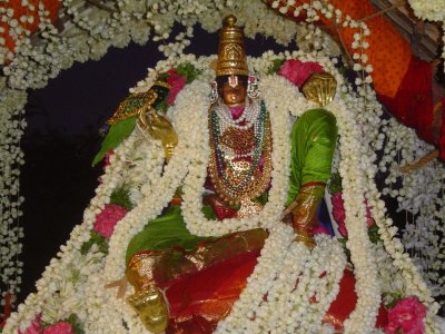 037-Day04-Thiruvengadathappan in Pallakku.jpg