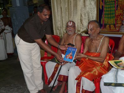 13-Sri Jeyaraman releasing book republished by Dr VVR swamy.JPG