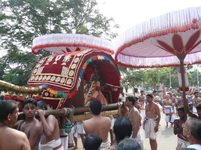07-Udayavar during purappadu.JPG
