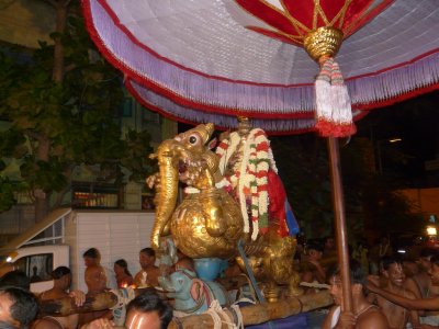 05-Udayavar in yAli vahanam during purappadu.JPG